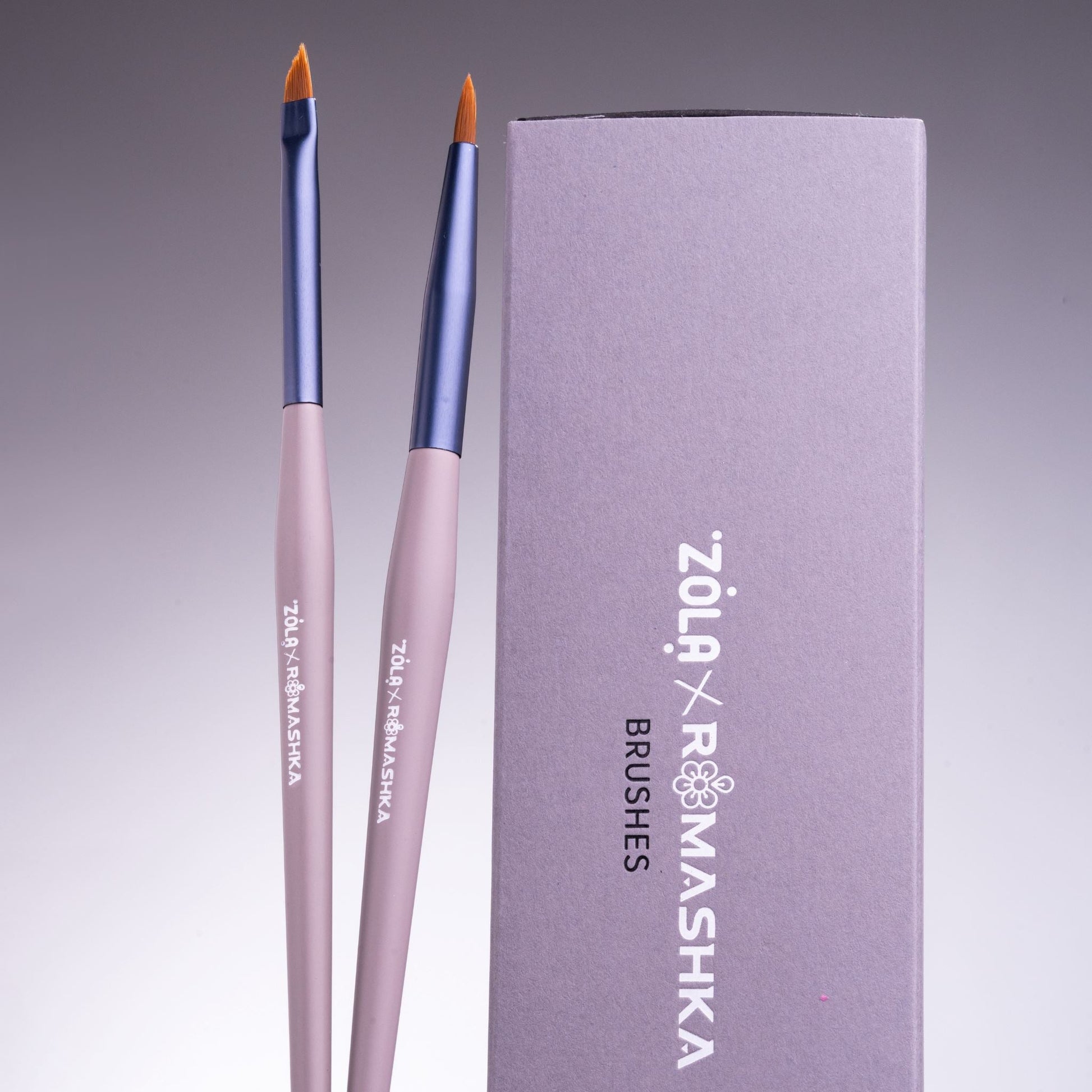 ZOLA x Romashka professionele wenkbrauw en wimperborstelset met Dagger & Petal borstels voor nauwkeurige laminatie en kleuring.