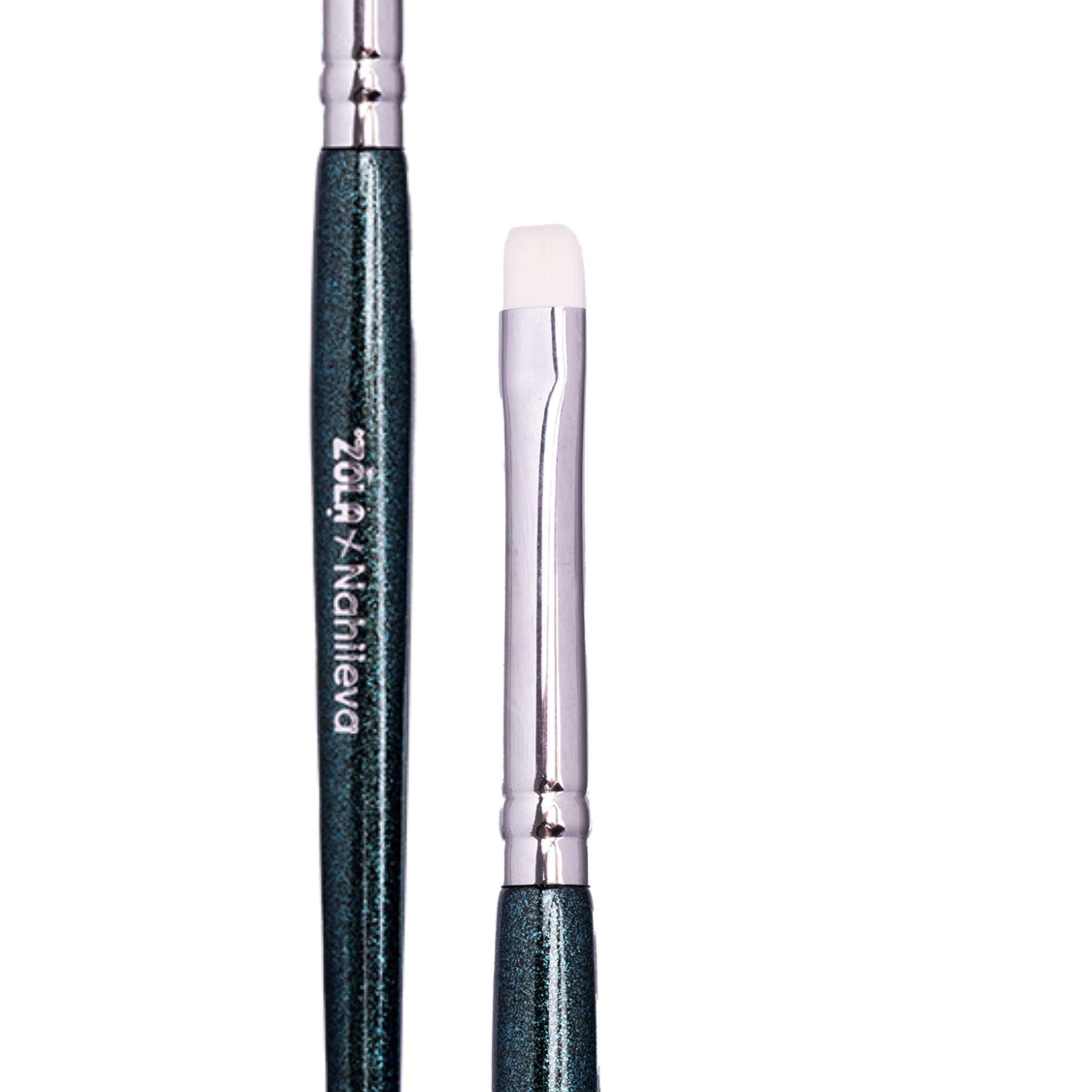 Professionele lash lift brush met elastische borstelharen en een compact handvat voor nauwkeurige applicatie en eenvoudig gebruik.